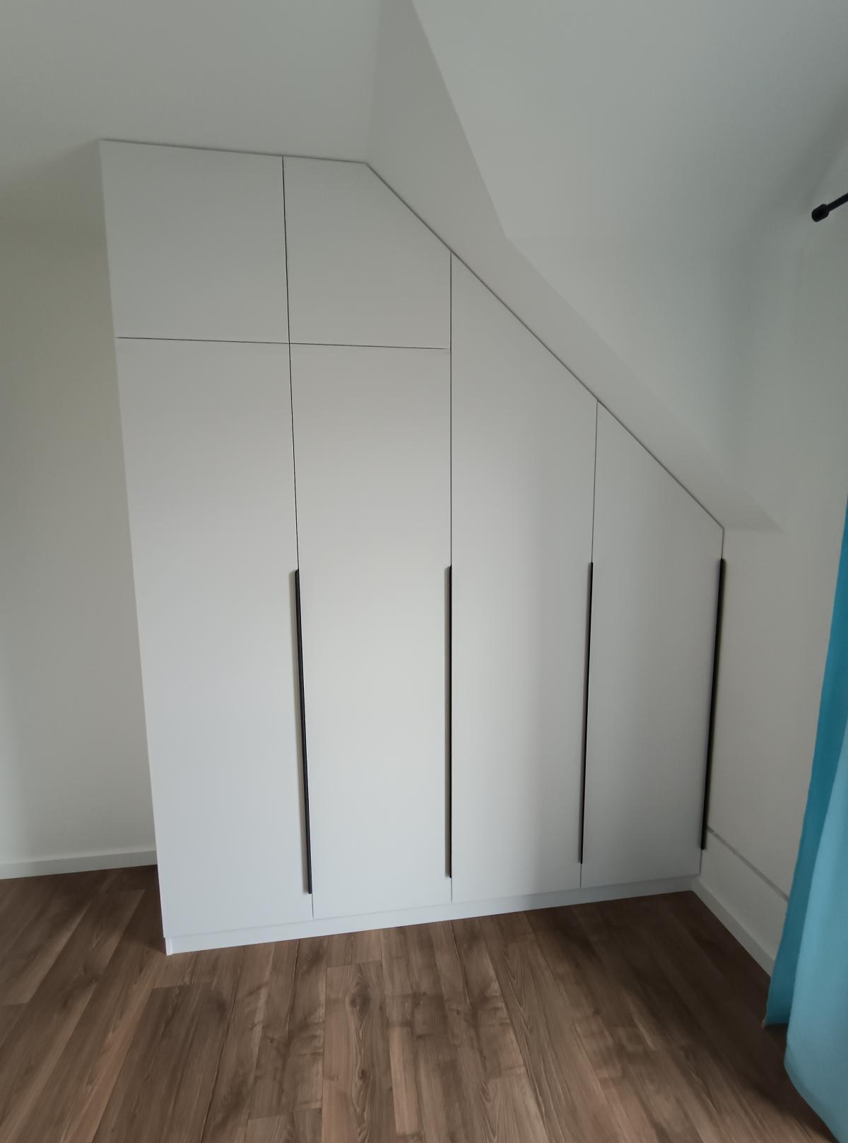 szafa skos, witryna, ramka aluminiowa