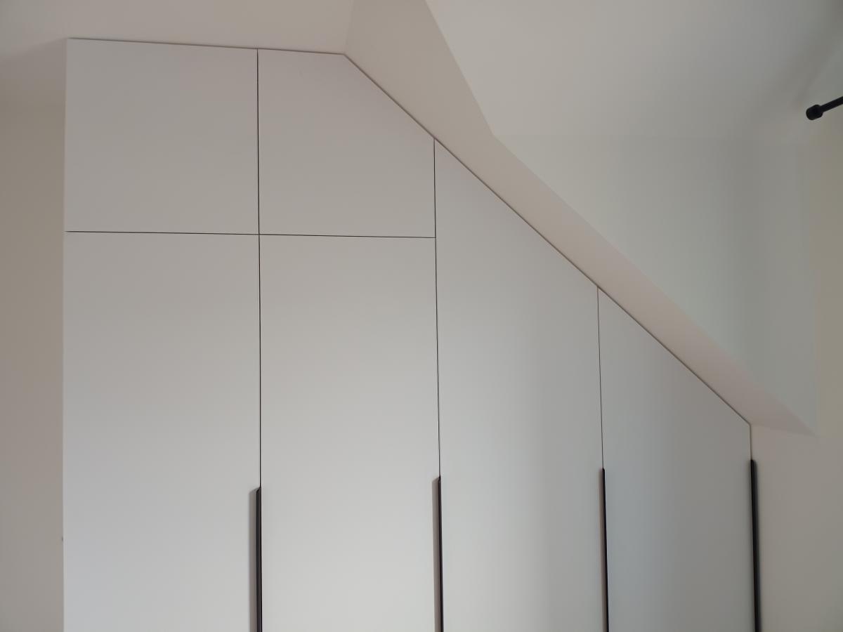 szafa skos, witryna, ramka aluminiowa